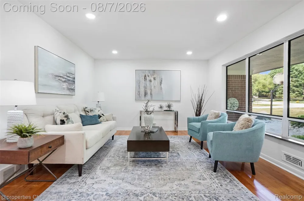 24711 Tudor Lane Franklin Village, MI 48025