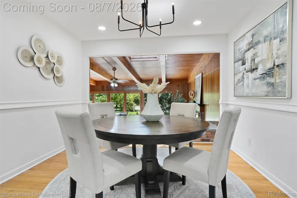 24711 Tudor Lane Franklin Village, MI 48025