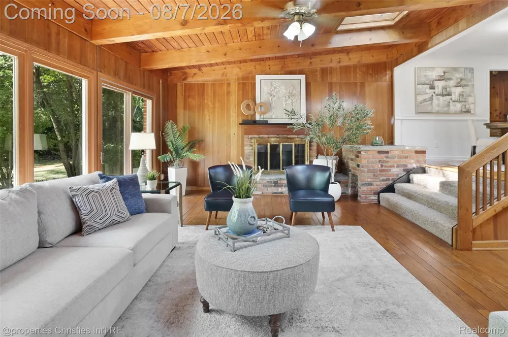 24711 Tudor Lane Franklin Village, MI 48025