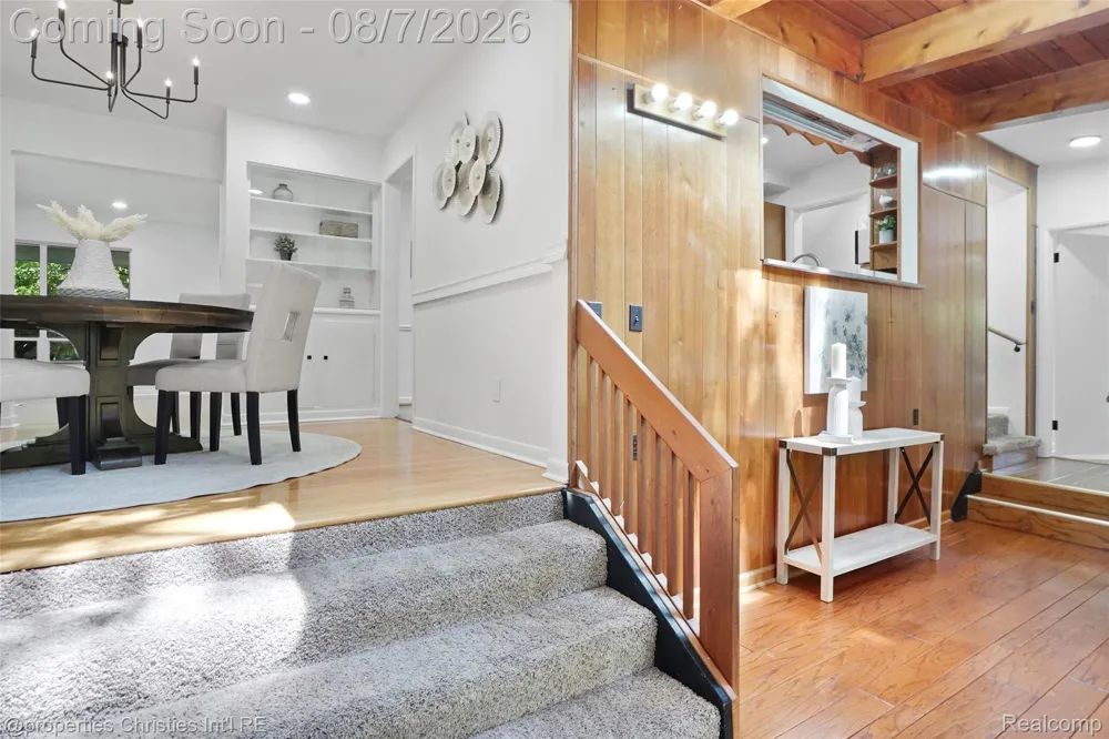 24711 Tudor Lane Franklin Village, MI 48025