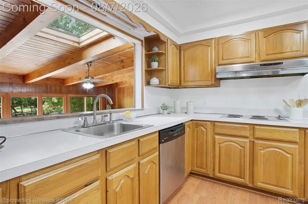 24711 Tudor Lane Franklin Village, MI 48025