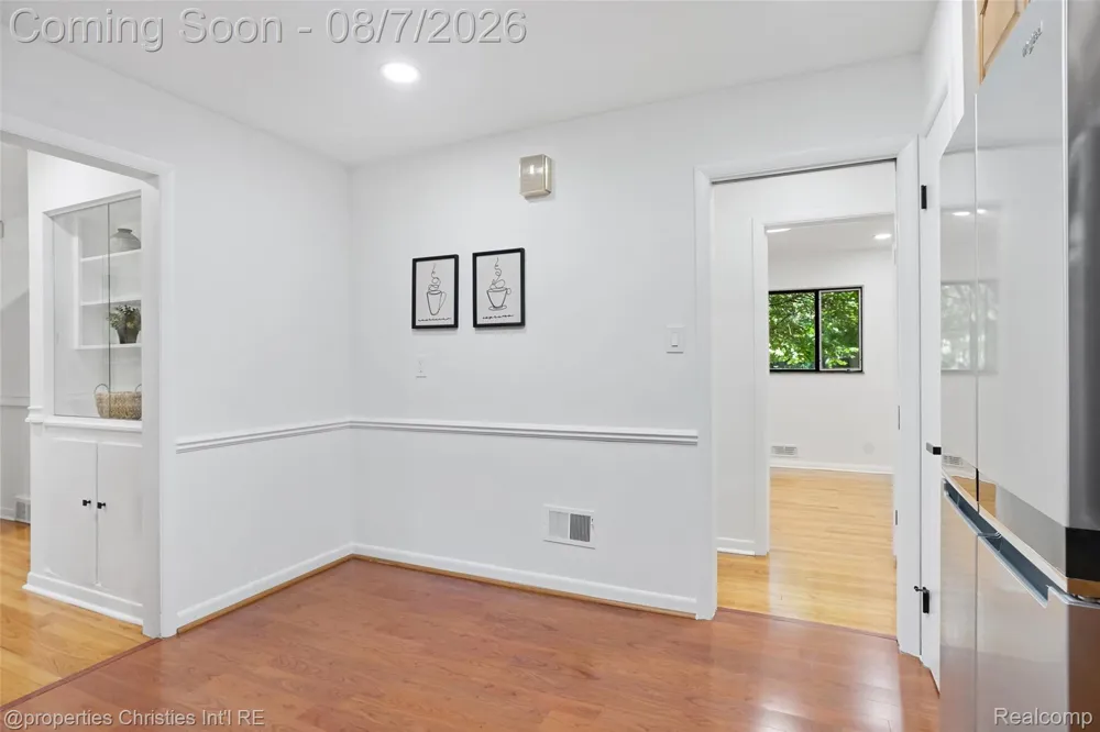 24711 Tudor Lane Franklin Village, MI 48025