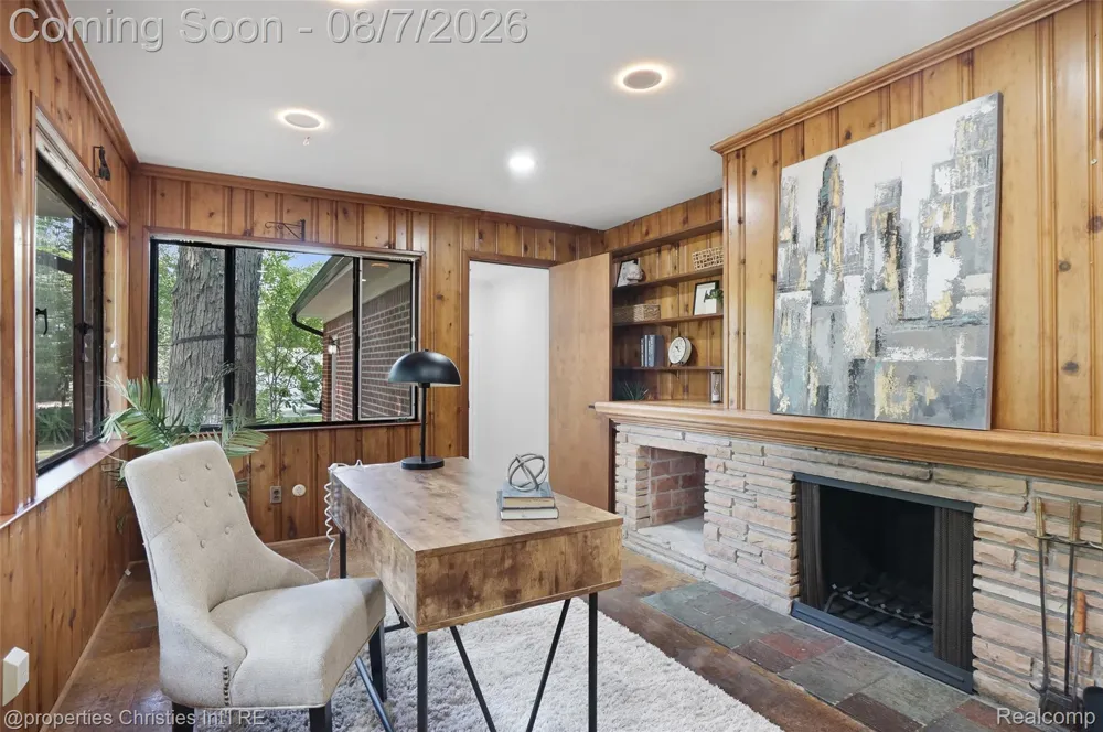 24711 Tudor Lane Franklin Village, MI 48025