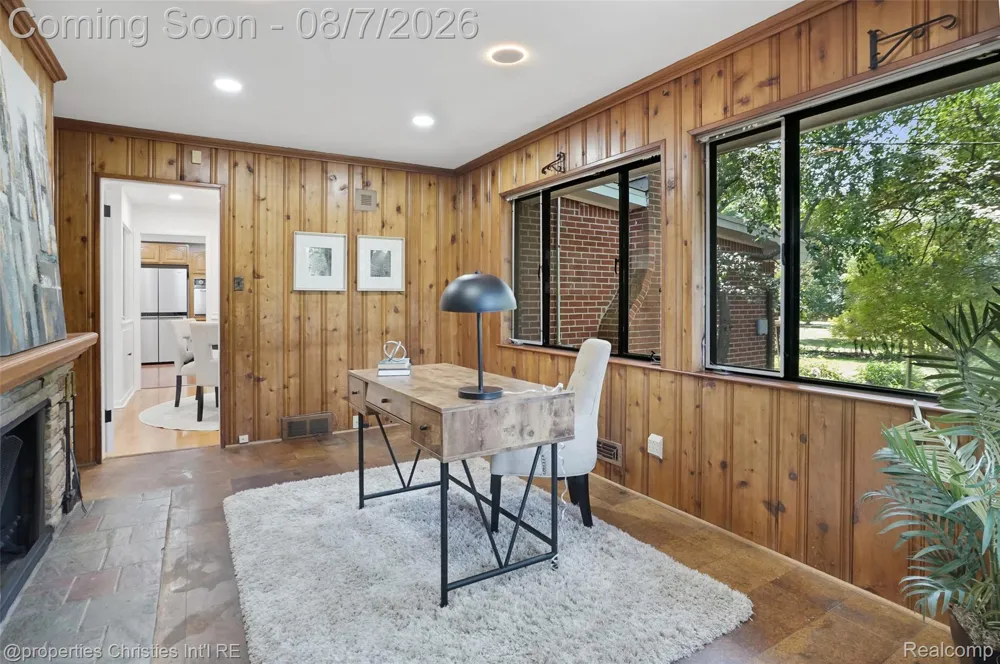 24711 Tudor Lane Franklin Village, MI 48025