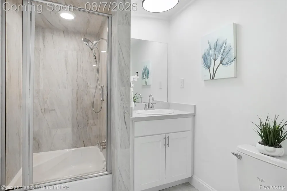 24711 Tudor Lane Franklin Village, MI 48025