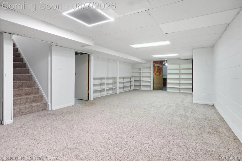 24711 Tudor Lane Franklin Village, MI 48025