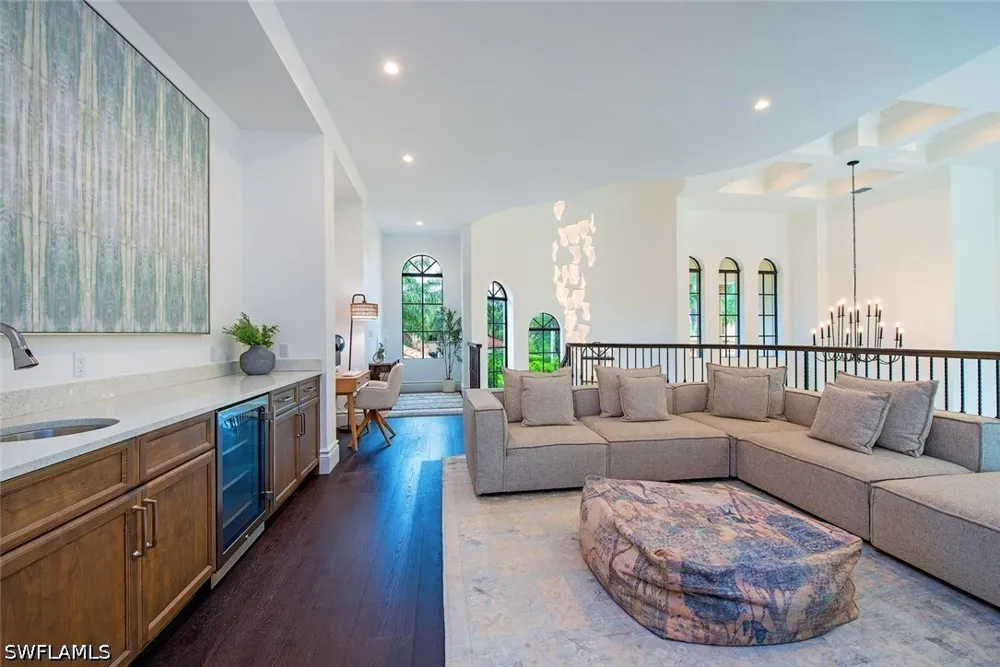 ESCADA DRIVE Naples, FL 34109