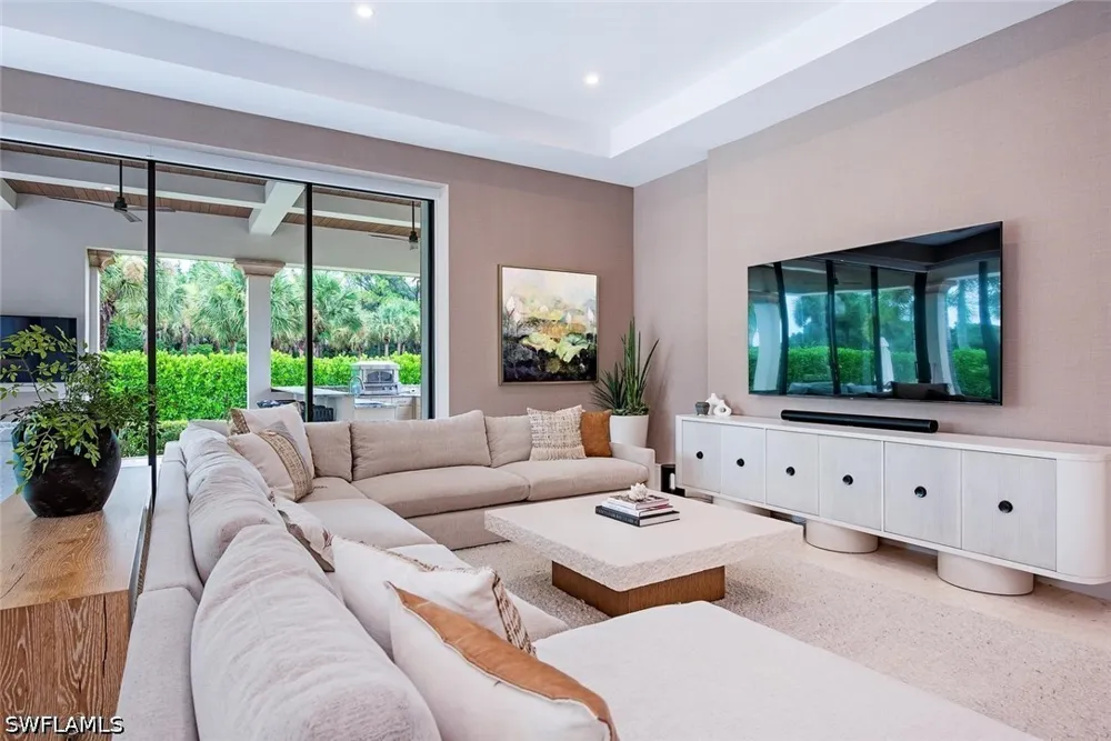 ESCADA DRIVE Naples, FL 34109