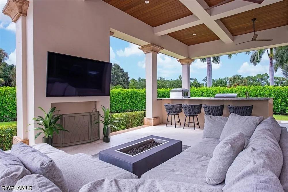 ESCADA DRIVE Naples, FL 34109