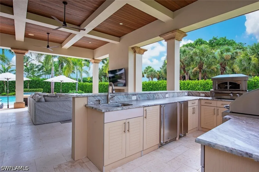 ESCADA DRIVE Naples, FL 34109