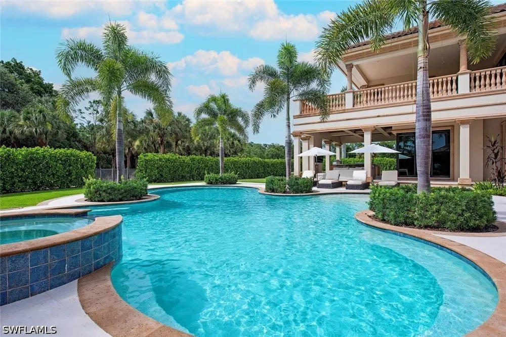 ESCADA DRIVE Naples, FL 34109