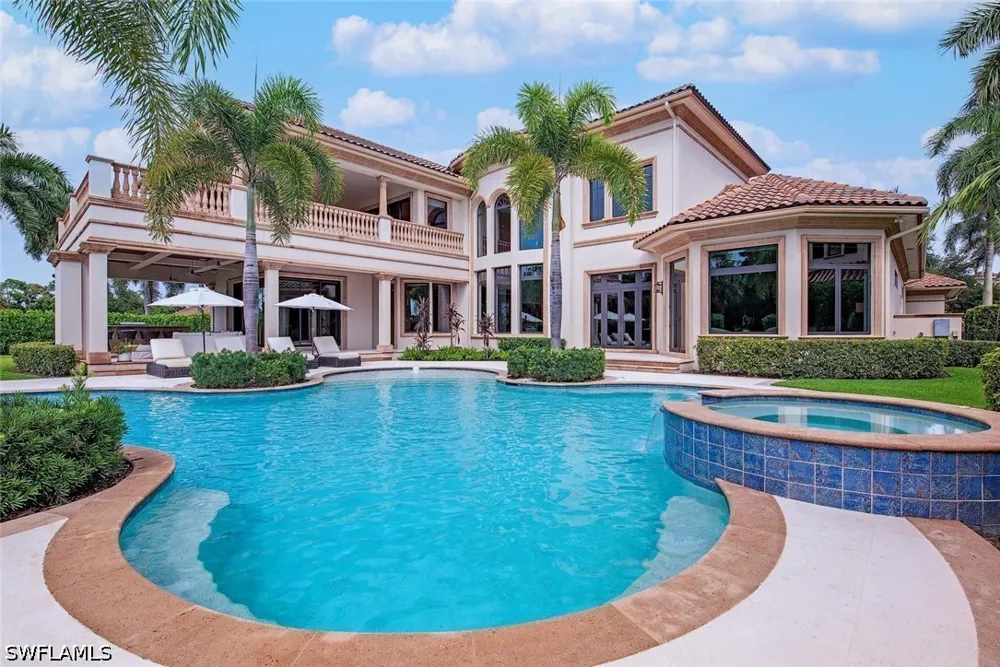 ESCADA DRIVE Naples, FL 34109