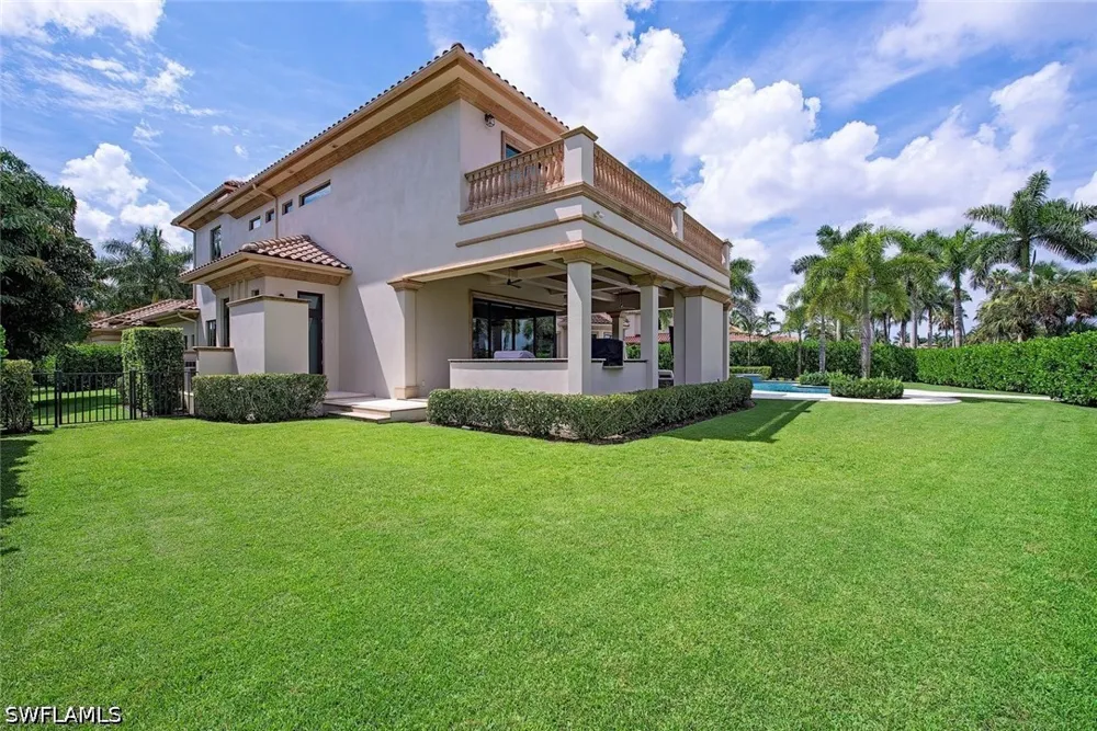 ESCADA DRIVE Naples, FL 34109