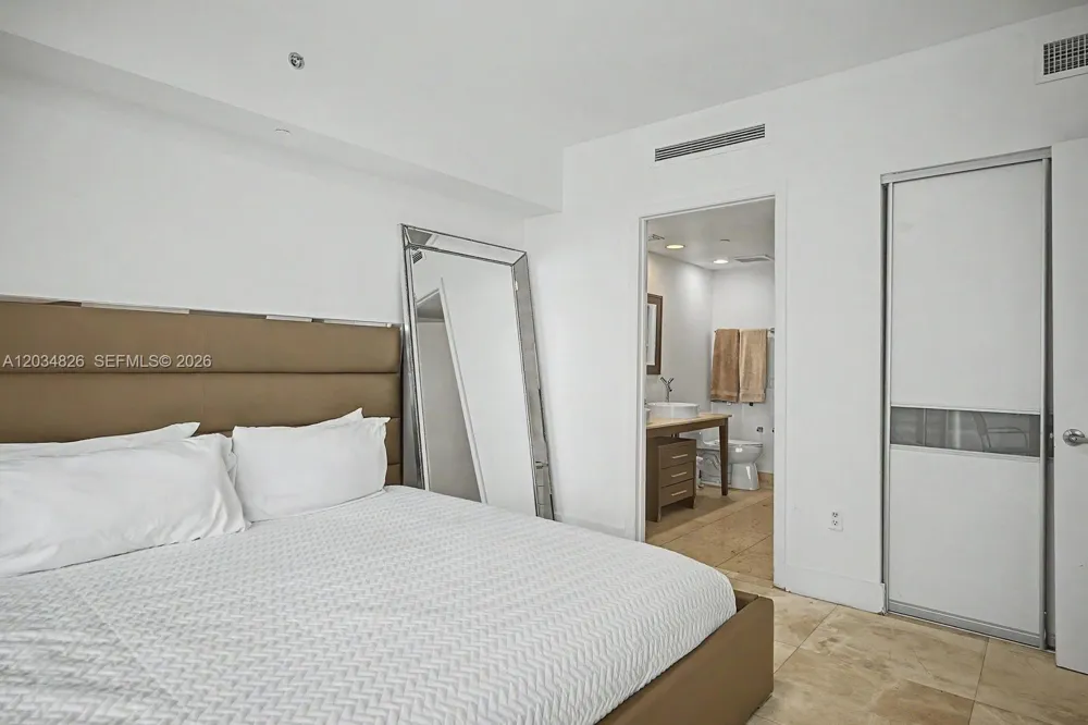 485 Brickell Ave #2209 Miami, FL 33131