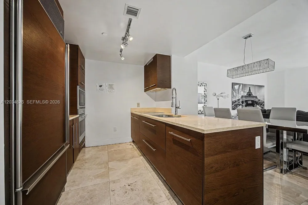 485 Brickell Ave #2209 Miami, FL 33131