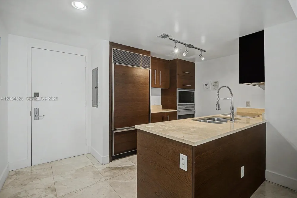 485 Brickell Ave #2209 Miami, FL 33131