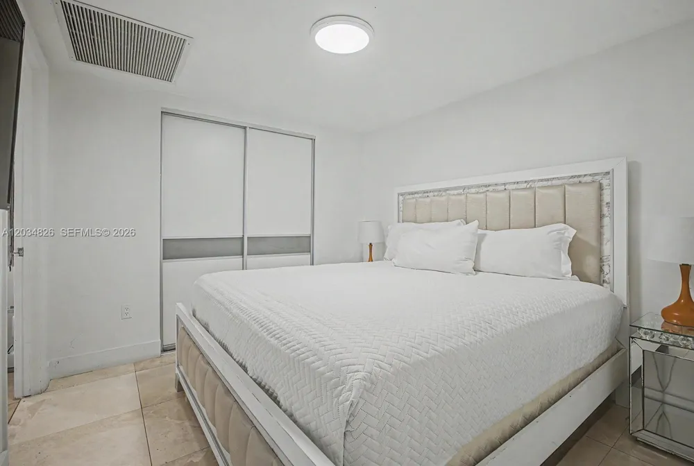 485 Brickell Ave #2209 Miami, FL 33131
