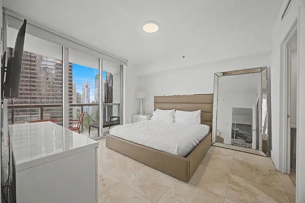 485 Brickell Ave #2209 Miami, FL 33131