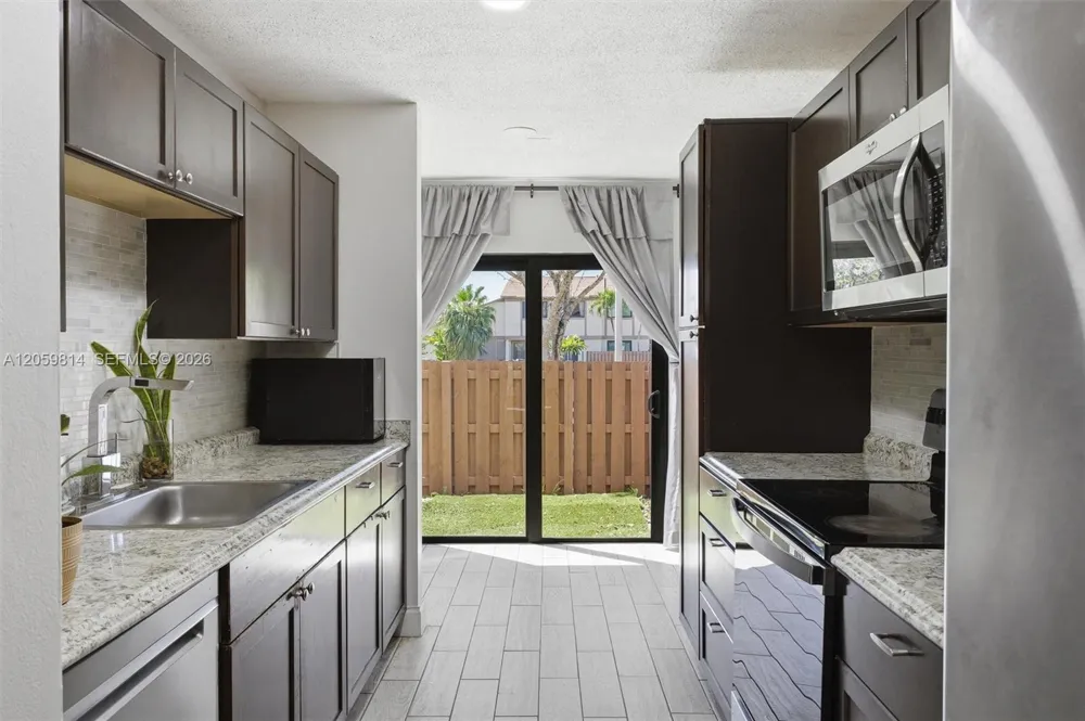 2950 NW 106th Ave #8 Sunrise, FL 33322