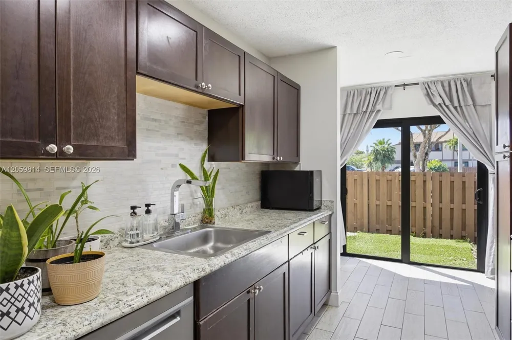 2950 NW 106th Ave #8 Sunrise, FL 33322