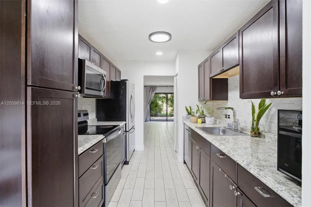 2950 NW 106th Ave #8 Sunrise, FL 33322