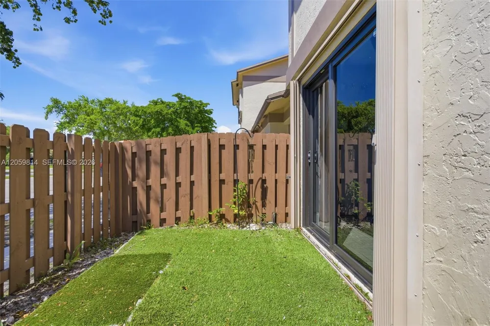 2950 NW 106th Ave #8 Sunrise, FL 33322