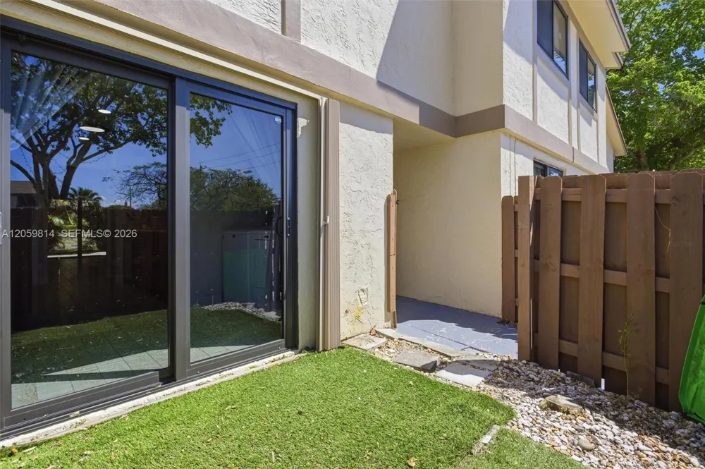 2950 NW 106th Ave #8 Sunrise, FL 33322