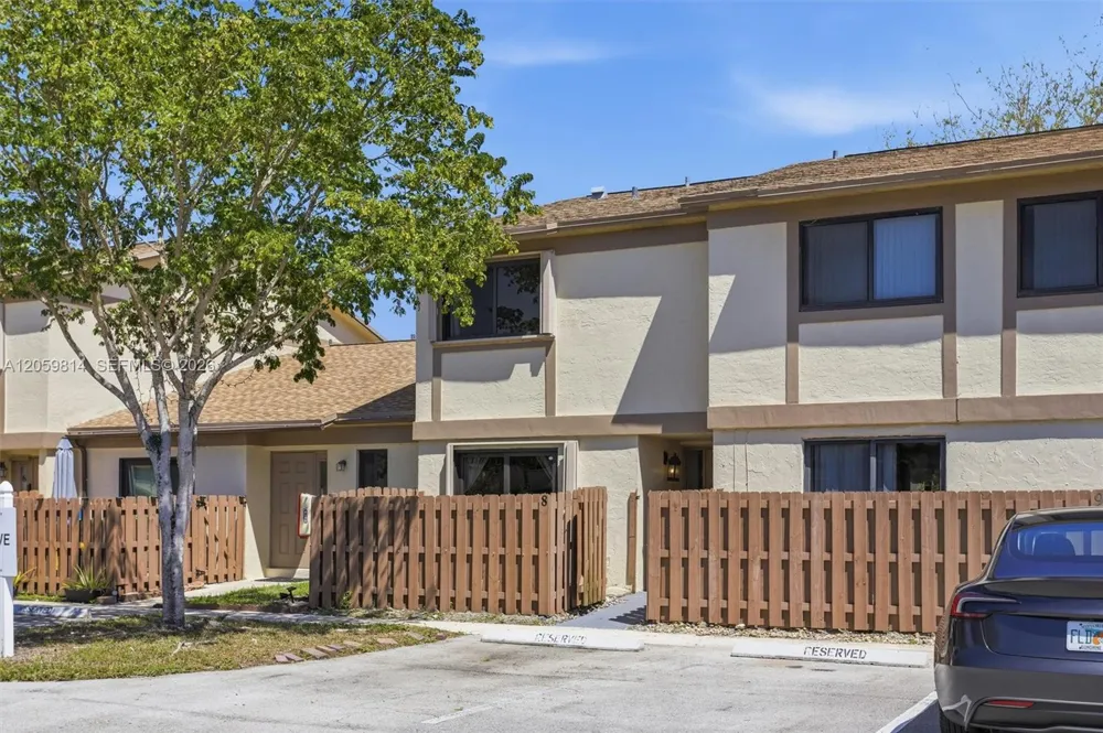 2950 NW 106th Ave #8 Sunrise, FL 33322
