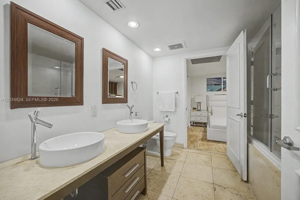 485 Brickell Ave #2009 Miami, FL 33131
