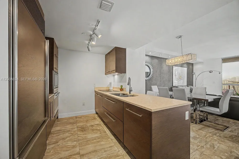 485 Brickell Ave #2009 Miami, FL 33131