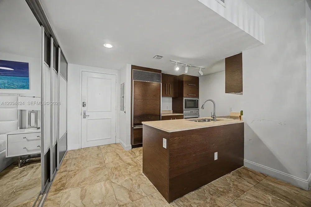 485 Brickell Ave #2009 Miami, FL 33131