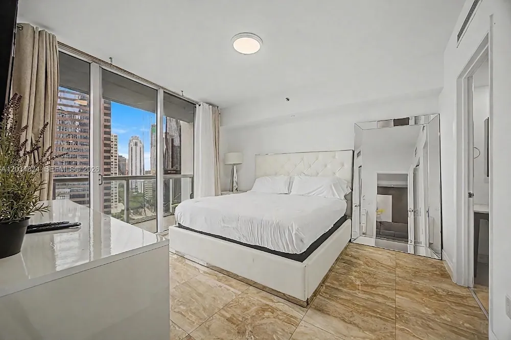 485 Brickell Ave #2009 Miami, FL 33131