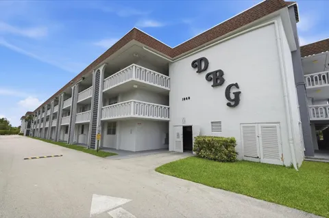 1040 SE 4TH AVENUE #135