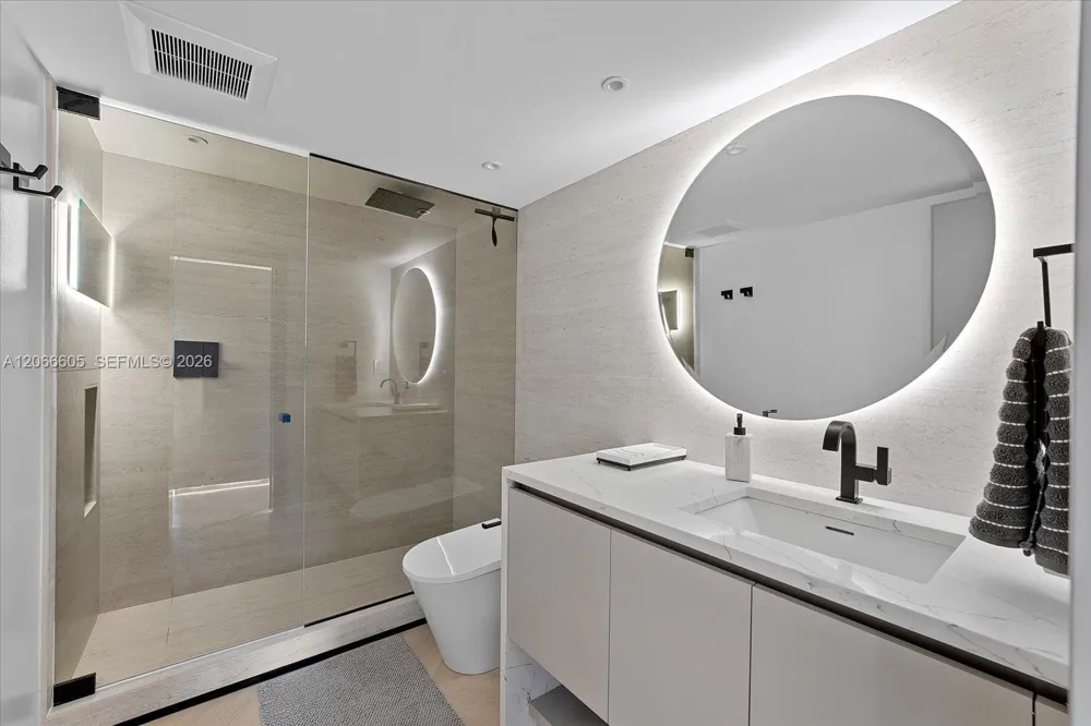 881 Ocean Dr #11H Key Biscayne, FL 33149