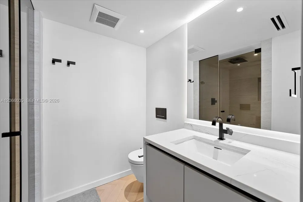 881 Ocean Dr #11H Key Biscayne, FL 33149