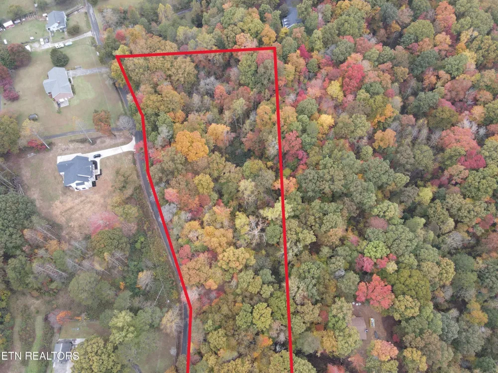114 Pleasant View Loop Rd Clinton, TN 37716