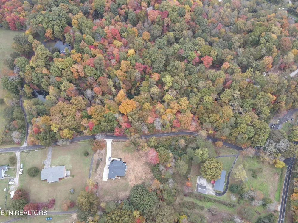 122 Pleasant View Loop Rd Clinton, TN 37716