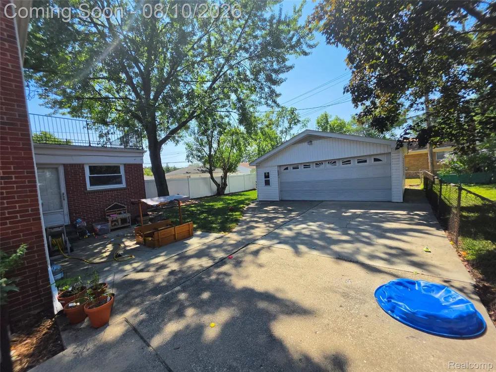 31159 Kelly Road Fraser City, MI 48026