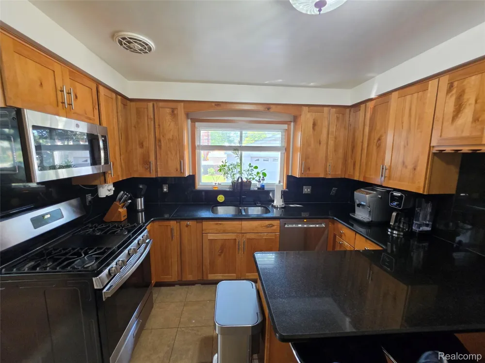 31159 Kelly Road Fraser City, MI 48026