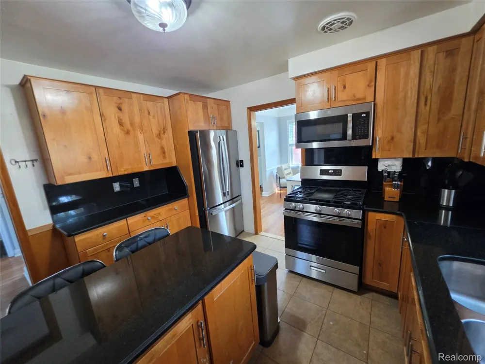 31159 Kelly Road Fraser City, MI 48026