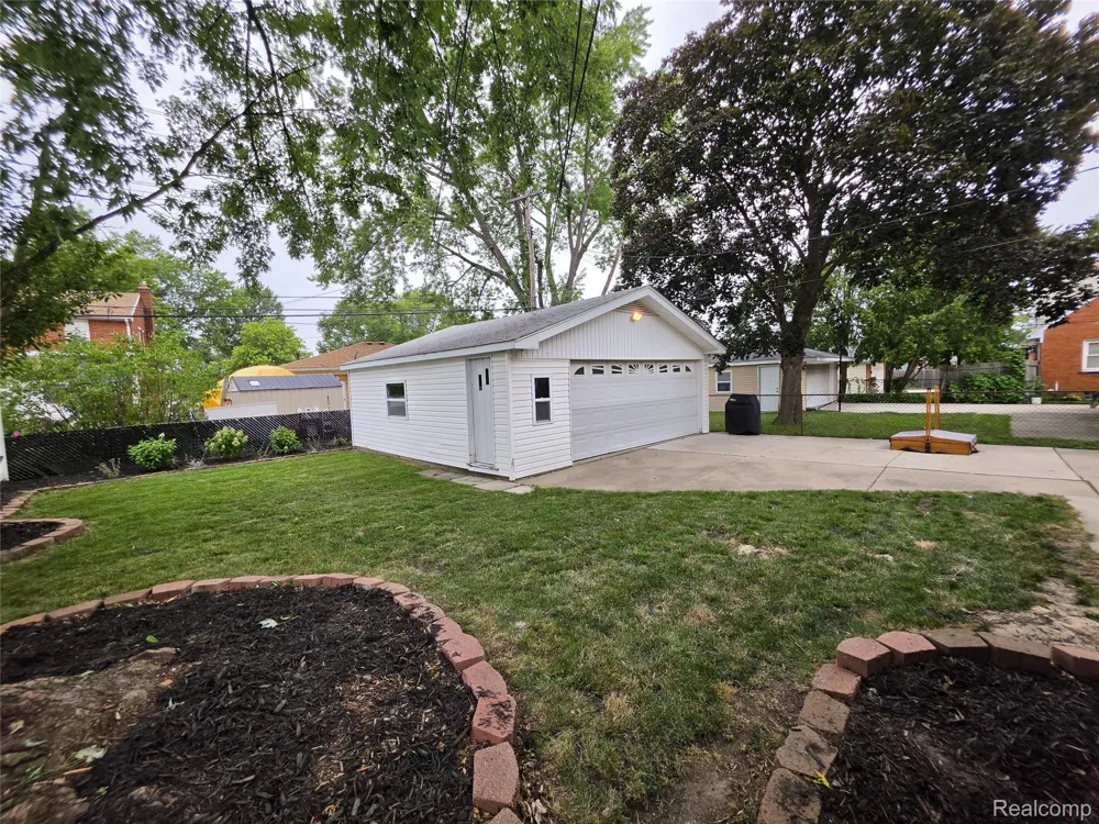 31159 Kelly Road Fraser City, MI 48026