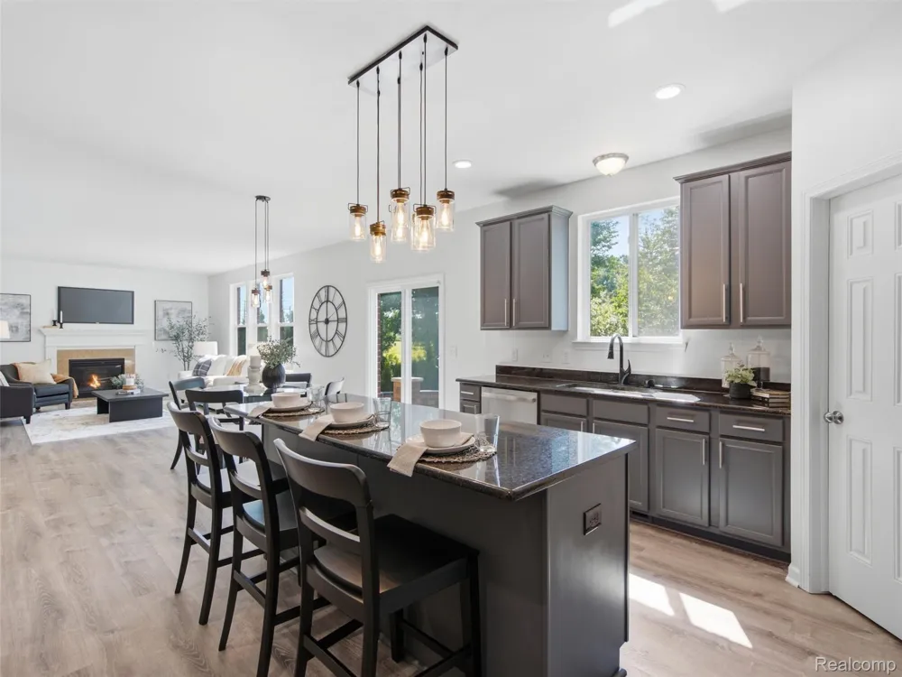 53283 Jaclyn Drive Shelby Charter Township, MI 48315