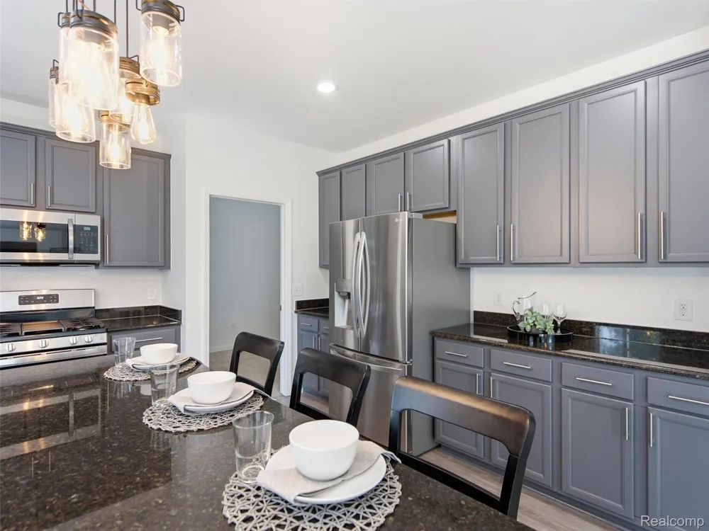 53283 Jaclyn Drive Shelby Charter Township, MI 48315