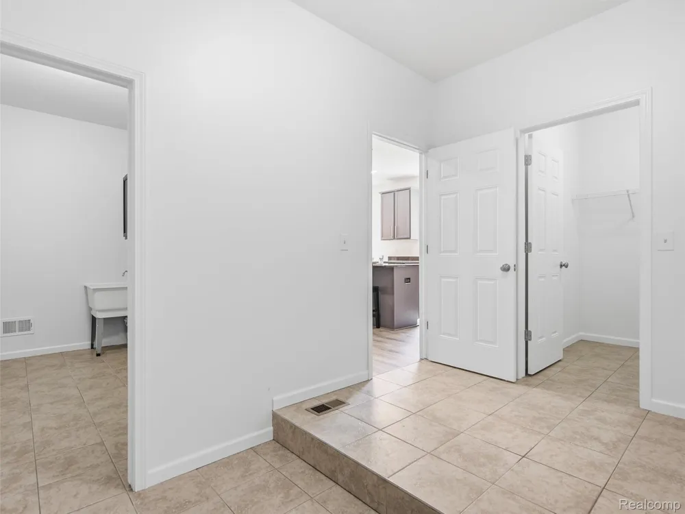 53283 Jaclyn Drive Shelby Charter Township, MI 48315