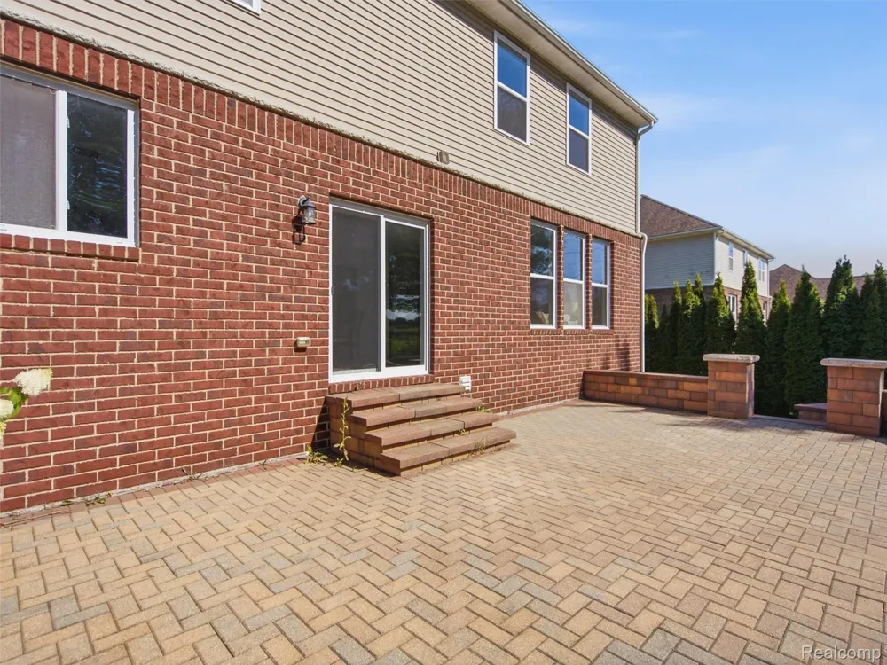 53283 Jaclyn Drive Shelby Charter Township, MI 48315