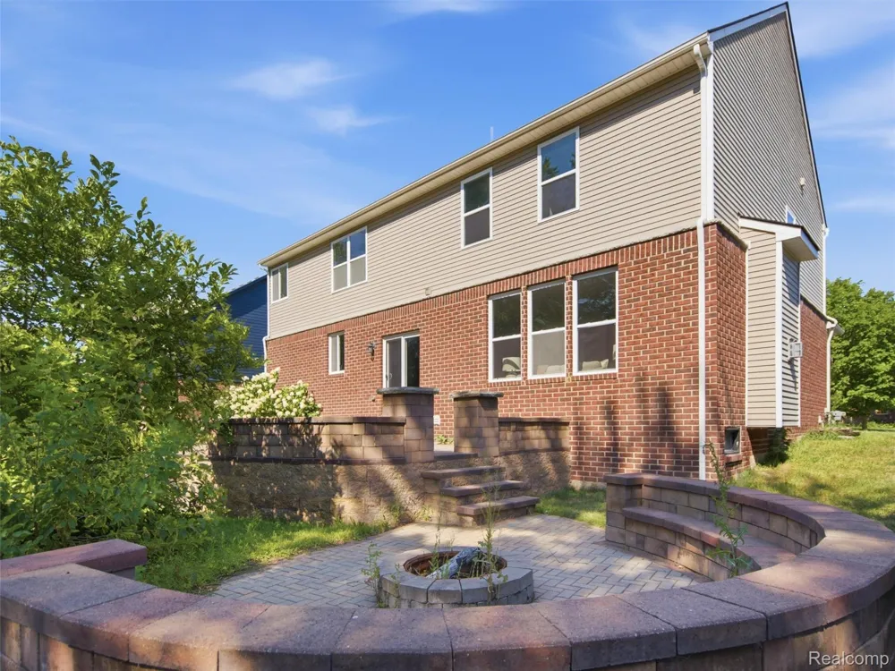 53283 Jaclyn Drive Shelby Charter Township, MI 48315