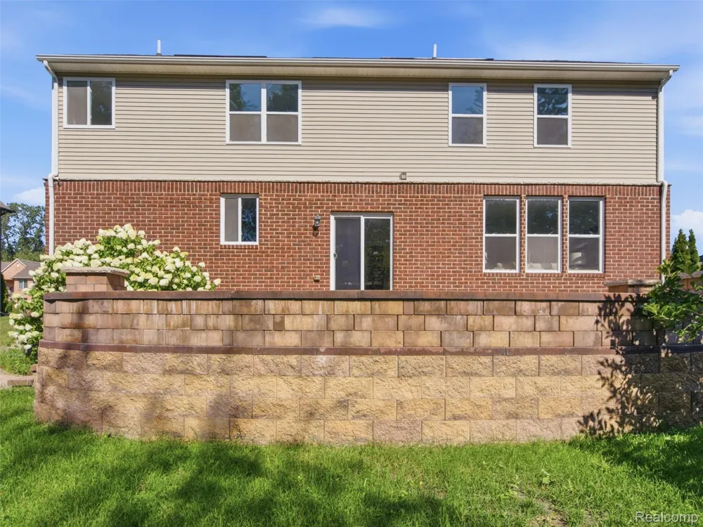 53283 Jaclyn Drive Shelby Charter Township, MI 48315