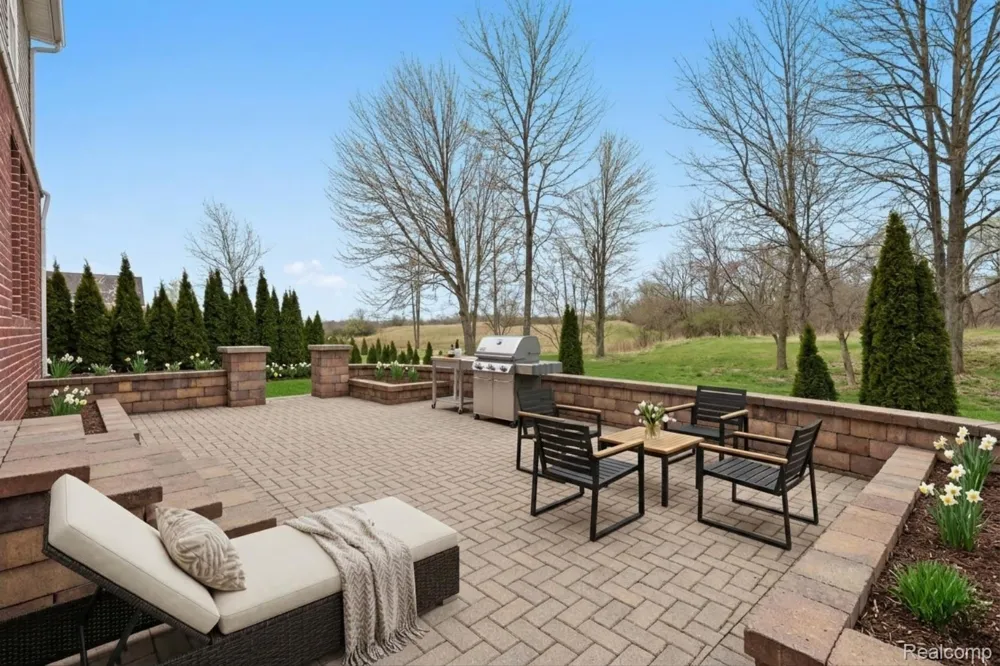 53283 Jaclyn Drive Shelby Charter Township, MI 48315