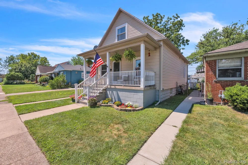 1270 Lincoln Street Wyandotte City, MI 48192