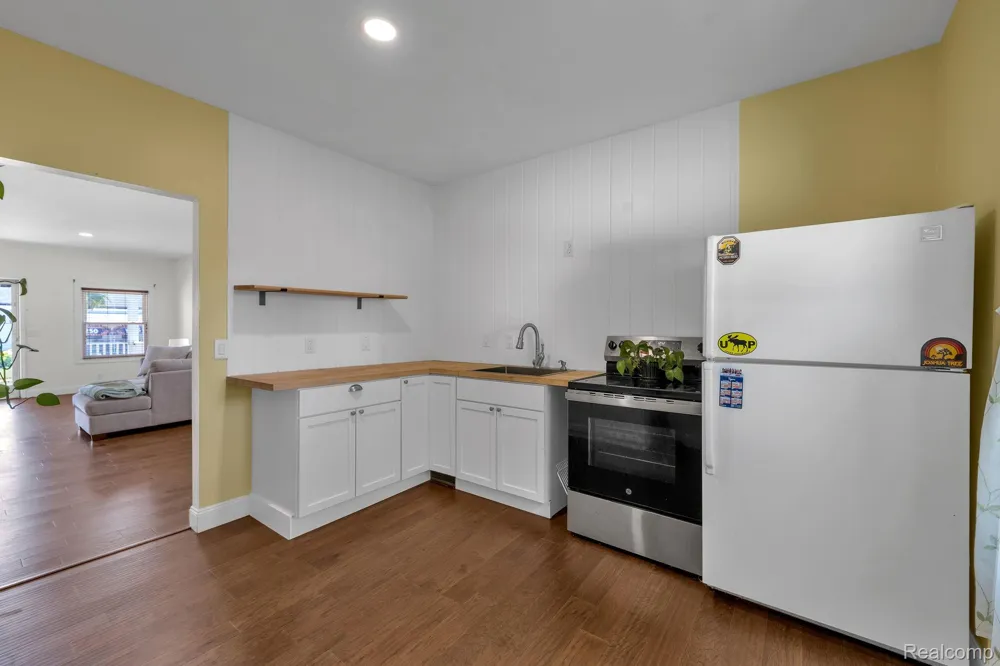 1270 Lincoln Street Wyandotte City, MI 48192